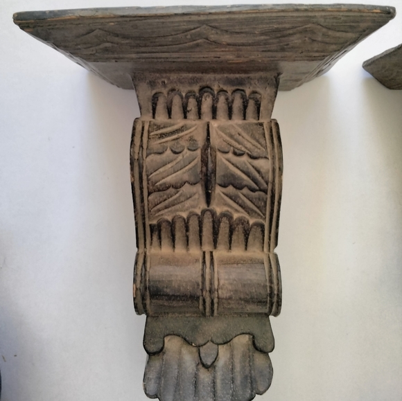 Pair of Three Hands Corp wall brackets - Picture 3 of 9